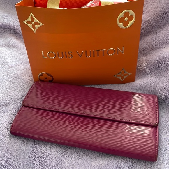 Authentic Louis Vuitton wallet - Picture 1 of 7